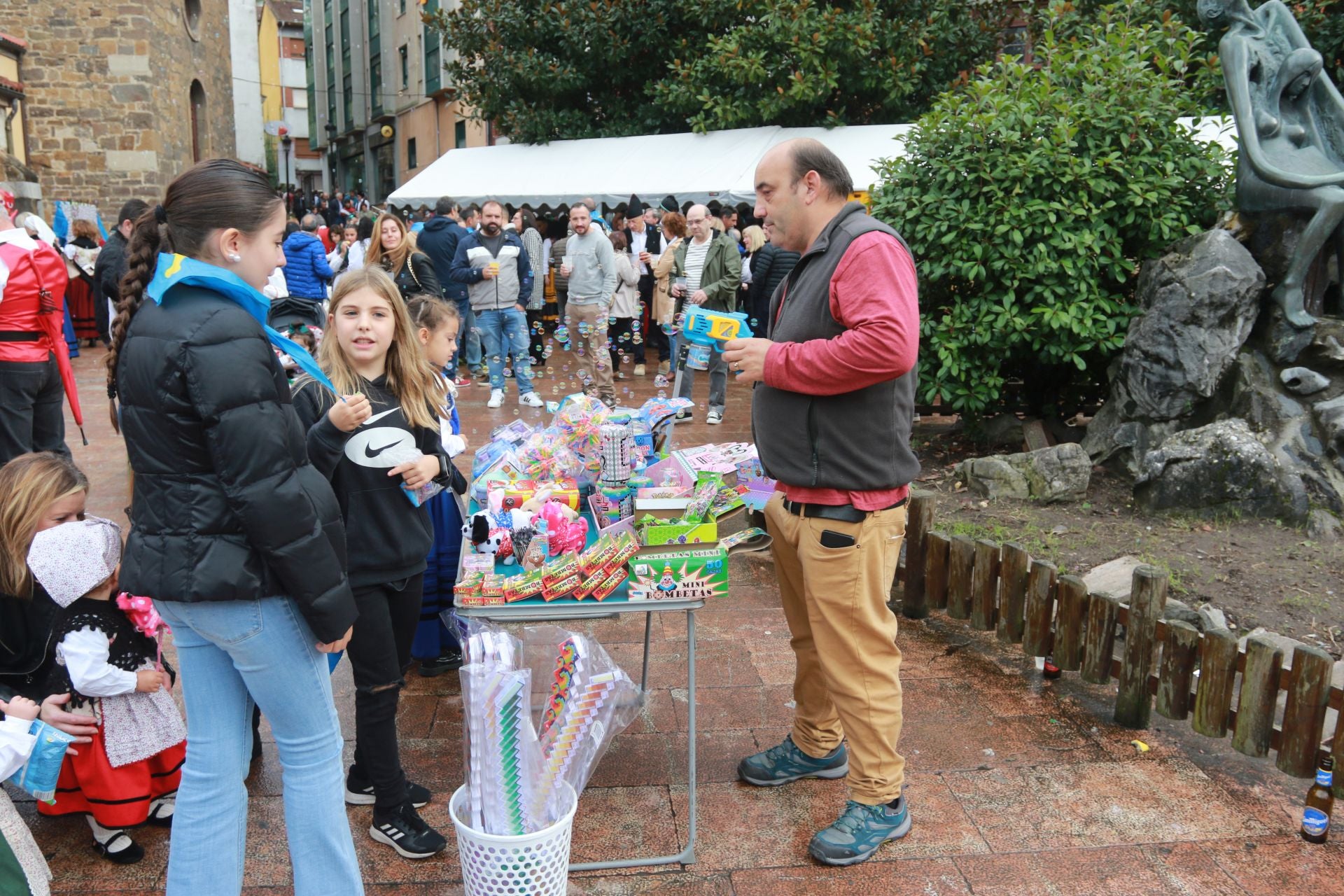 Moreda de Aller se echa a las calles para celebrar los Humanitarios