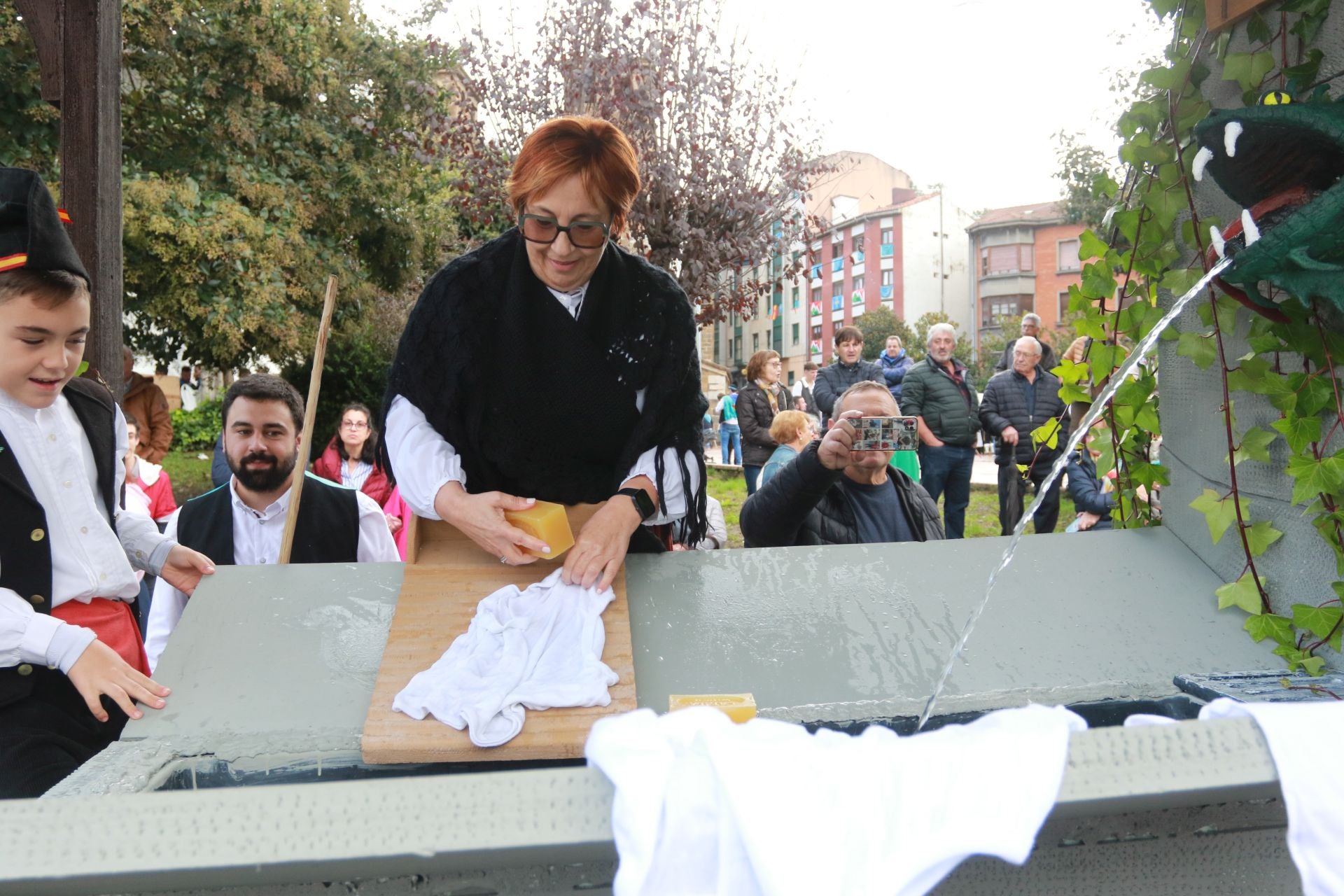 Moreda de Aller se echa a las calles para celebrar los Humanitarios