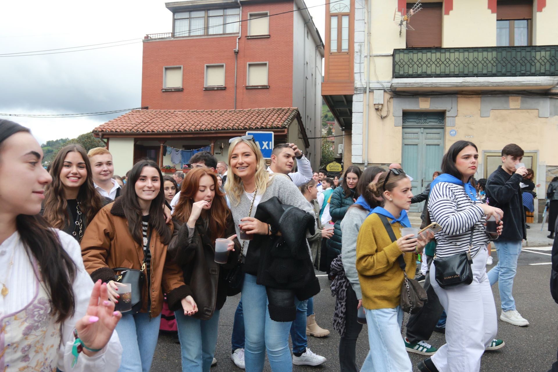 Moreda de Aller se echa a las calles para celebrar los Humanitarios