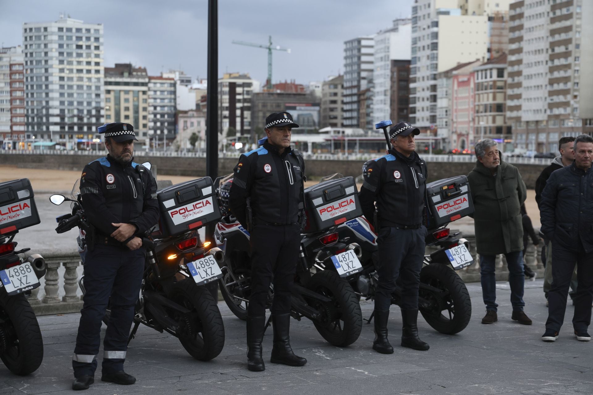 Multitudinario adiós en Gijón al Policía Local Gilberto González