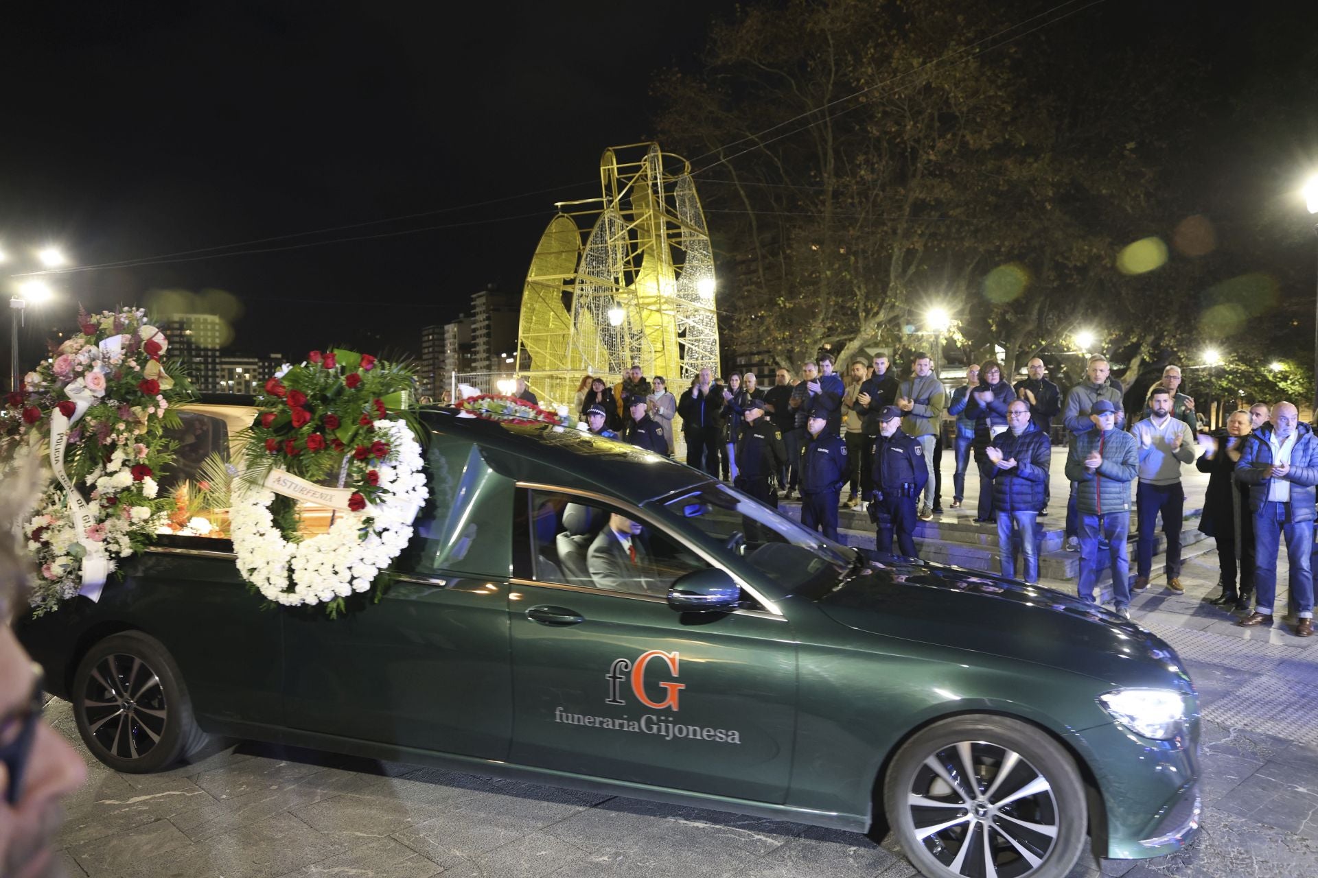 Multitudinario adiós en Gijón al Policía Local Gilberto González