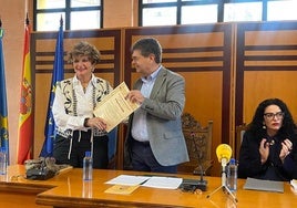 Marisa García, hermana del misionero Gaspar García Laviana, recibe el título de Hipo Predilecto de San Martín.