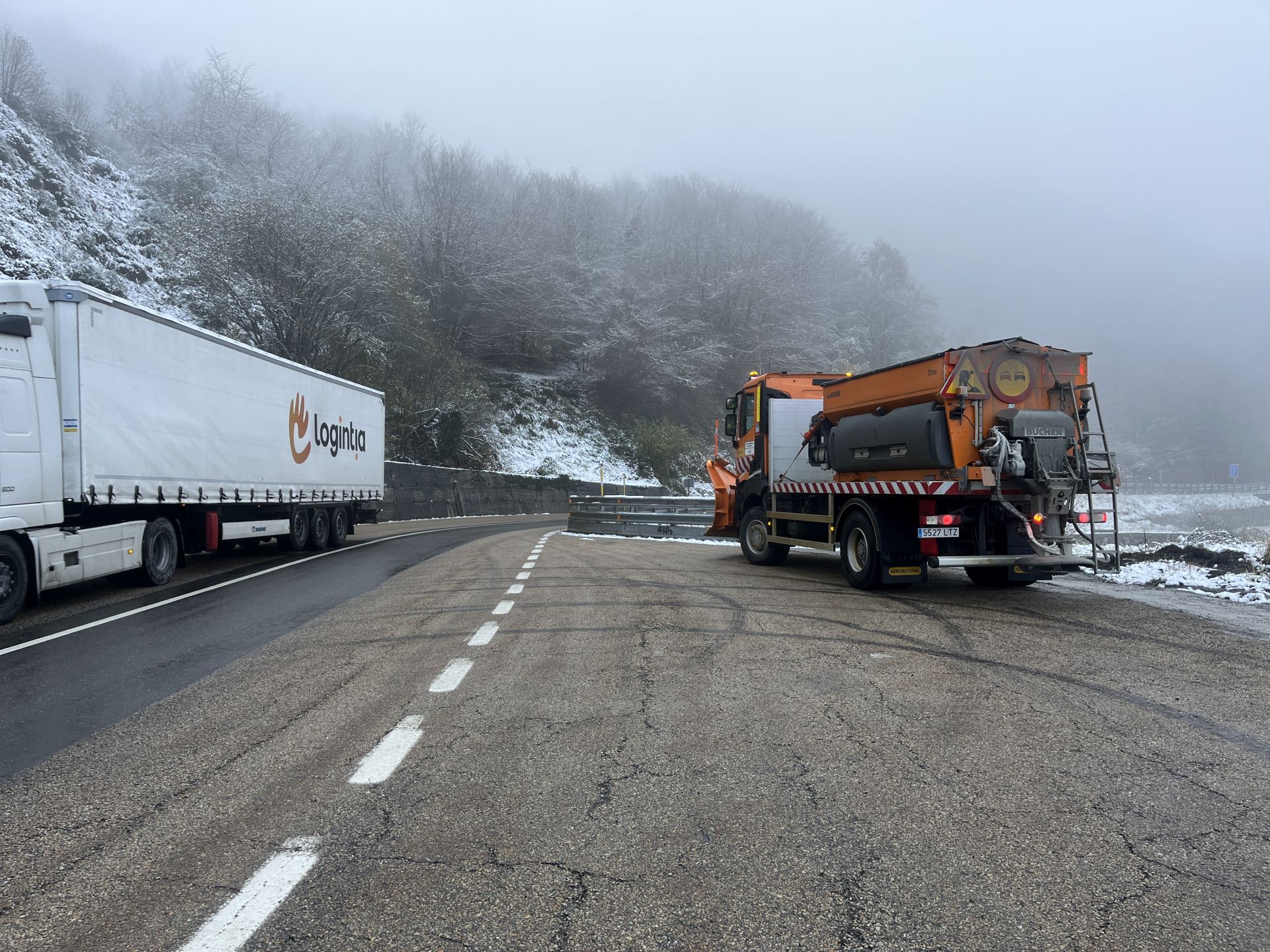 La nieve cubre el puerto de Pajares