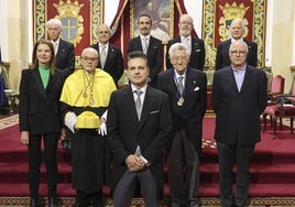 Juan Carlos Espín de Gea, en primer término, al inicio del acto de entrega del Premio Hipócrates.