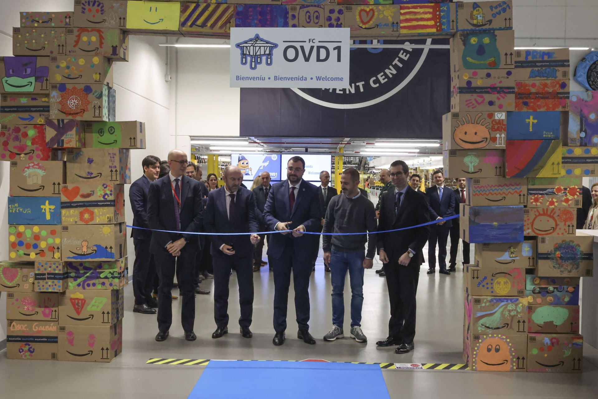 Inauguración oficial del centro logístico Amazon en Siero