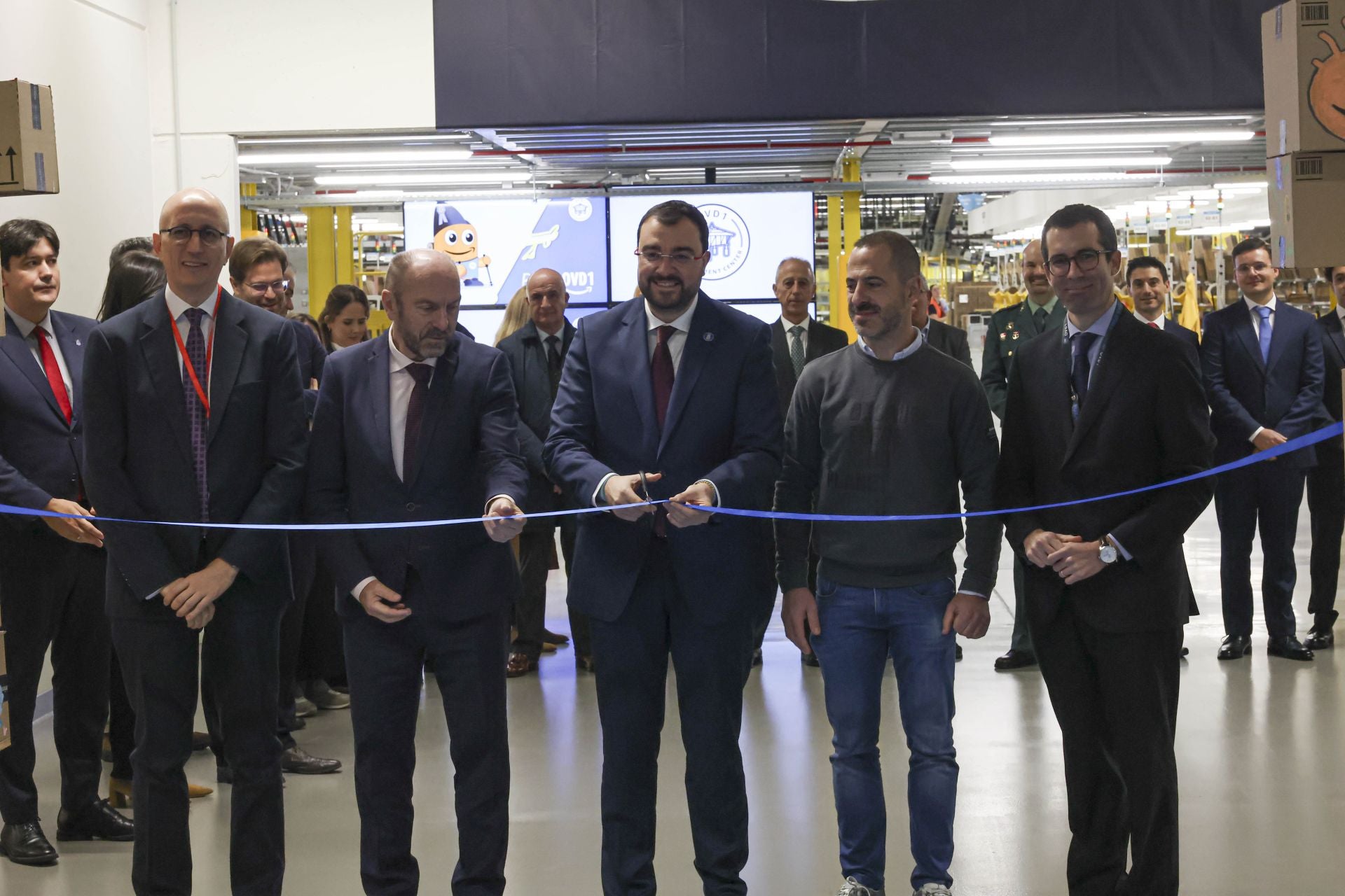 Inauguración oficial del centro logístico Amazon en Siero