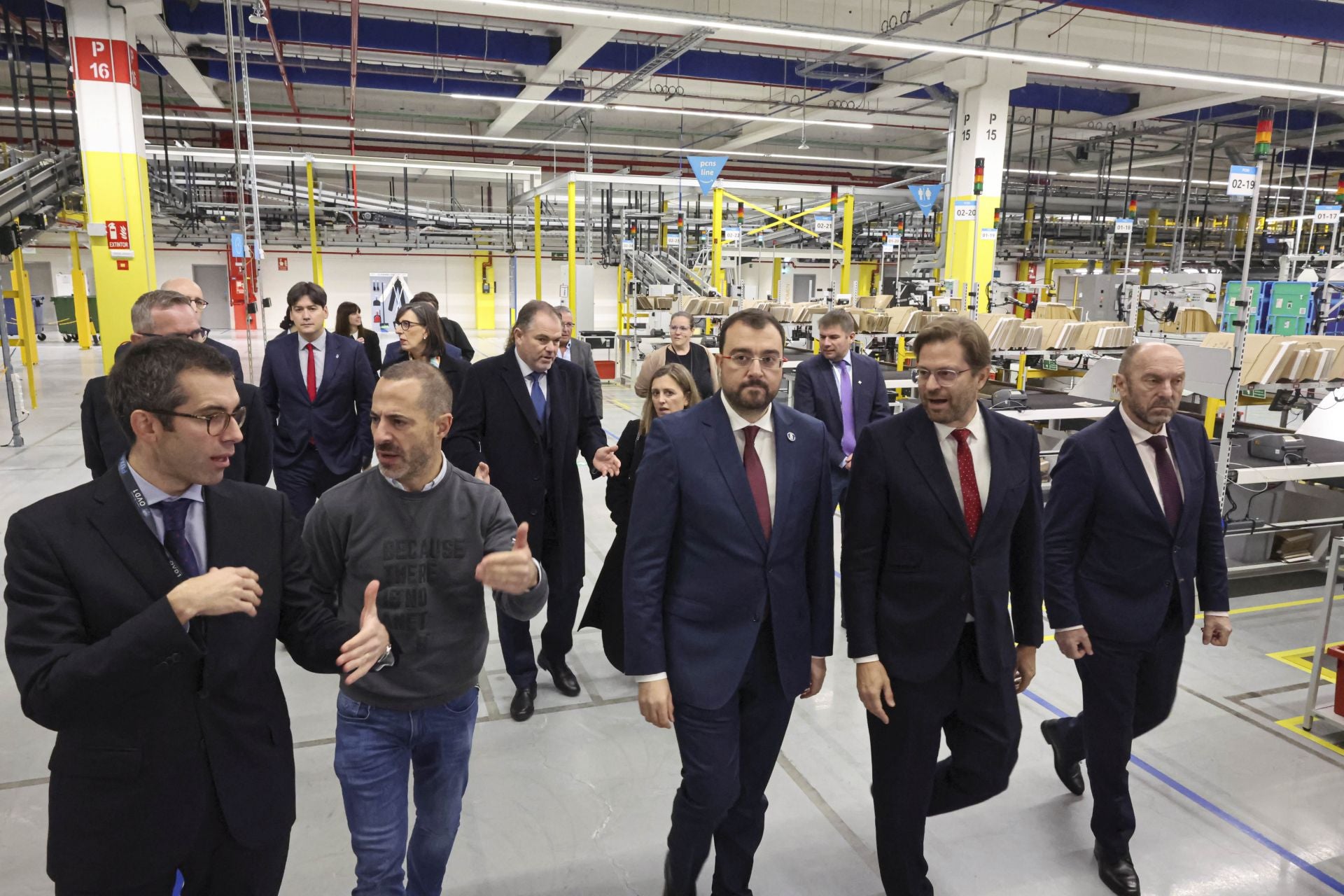 Inauguración oficial del centro logístico Amazon en Siero