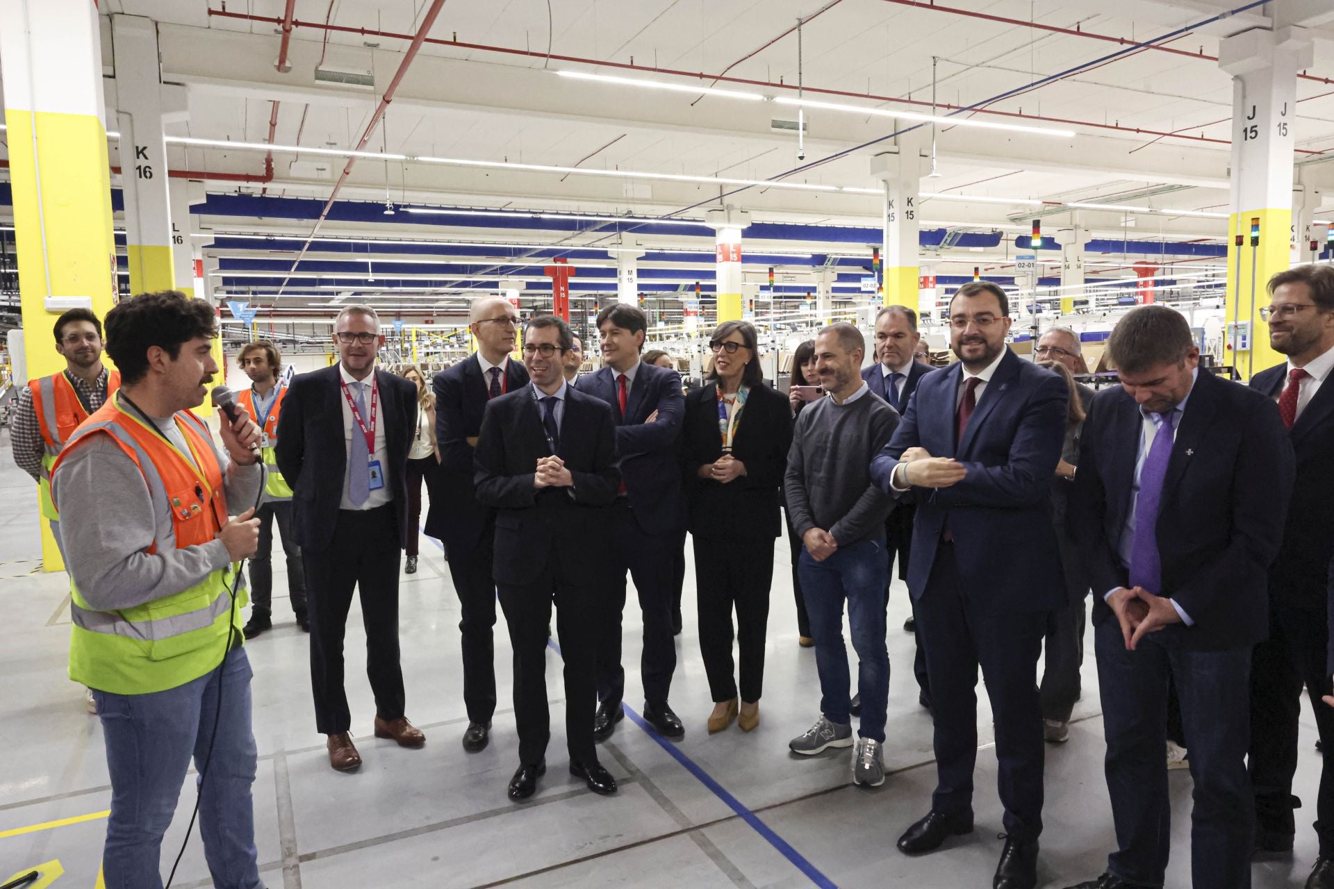 Inauguración oficial del centro logístico Amazon en Siero