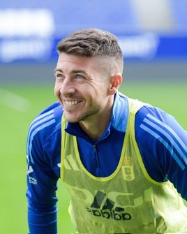 Francisco Portillo, en el entrenamiento del Real Oviedo esta mañana.