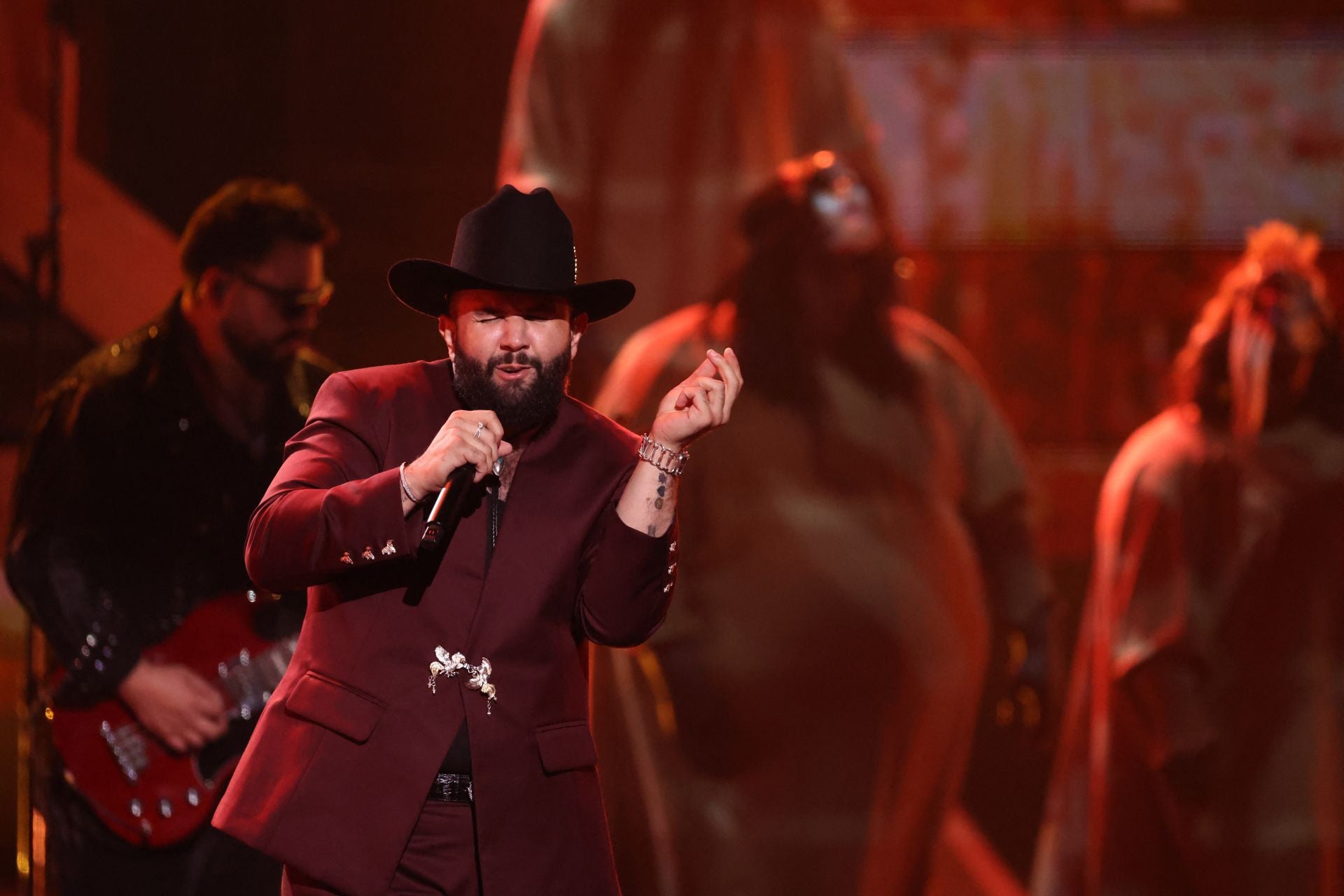 Música y mucho estilo: las mejores imágenes de los Grammy Latinos 2024