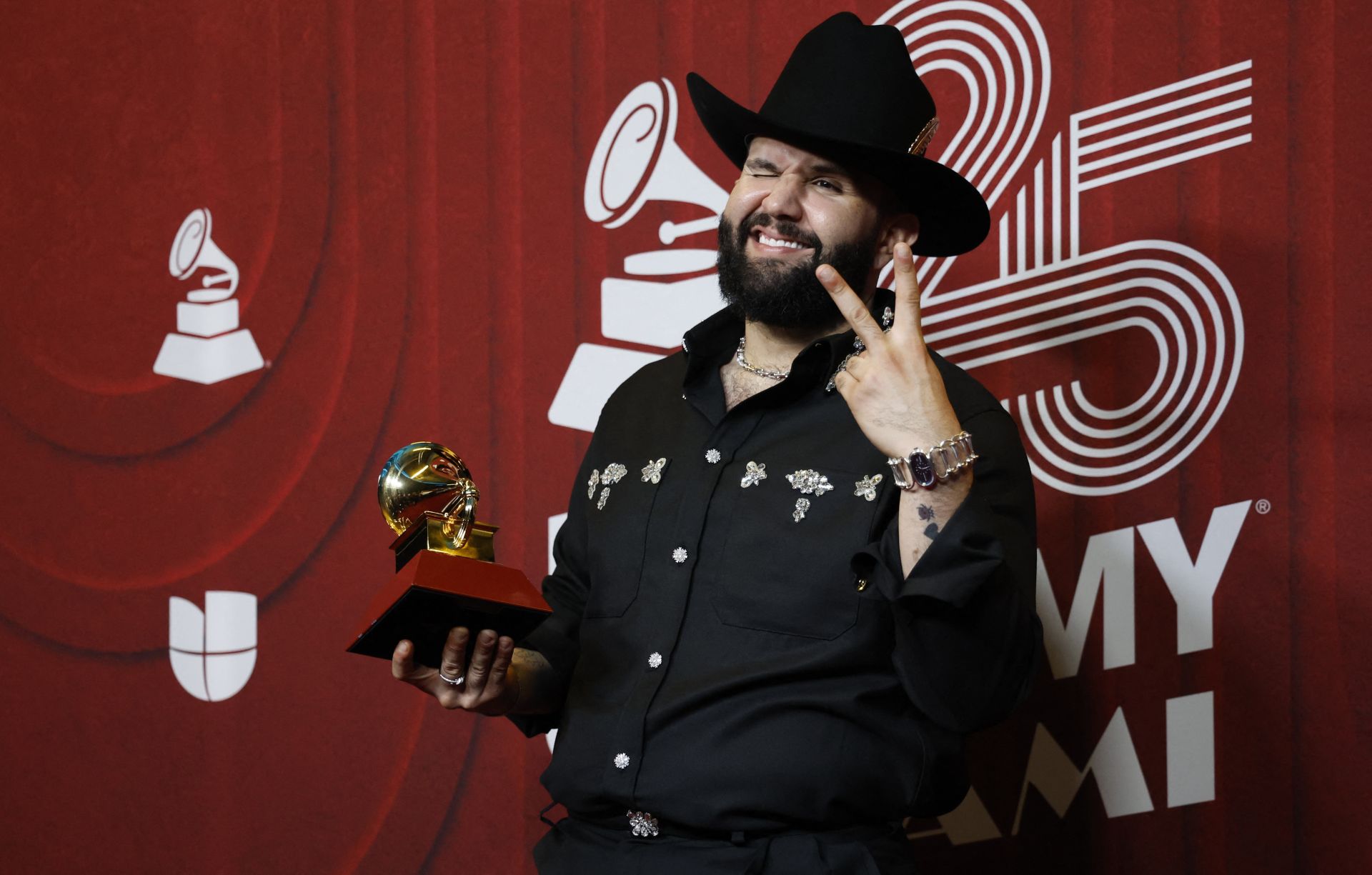 Música y mucho estilo: las mejores imágenes de los Grammy Latinos 2024