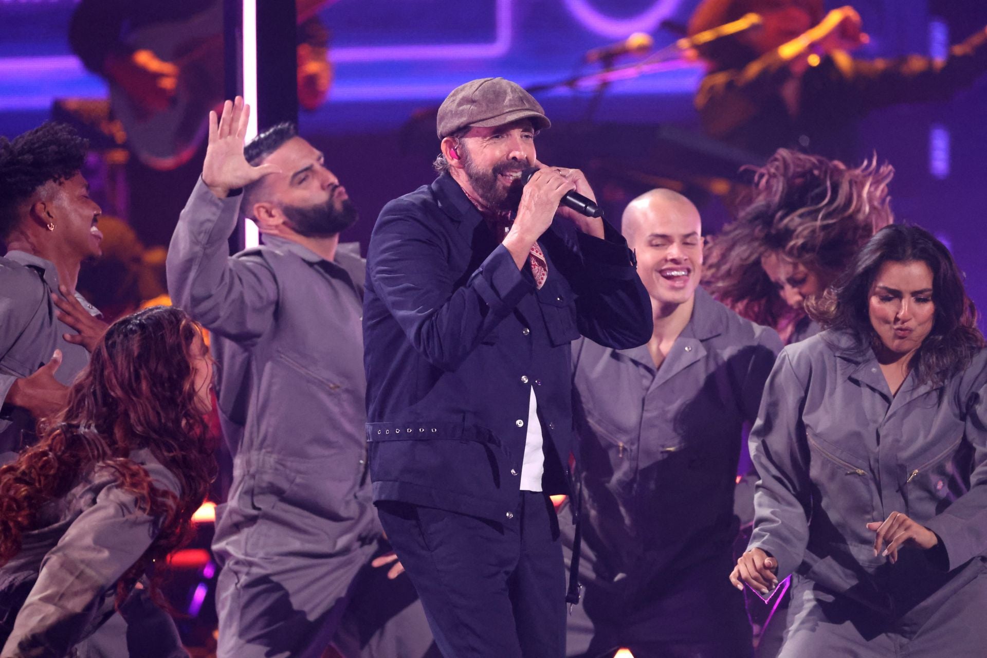 Música y mucho estilo: las mejores imágenes de los Grammy Latinos 2024