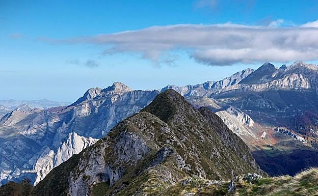 Cumbre del Pozalón mirando hacia Niajo