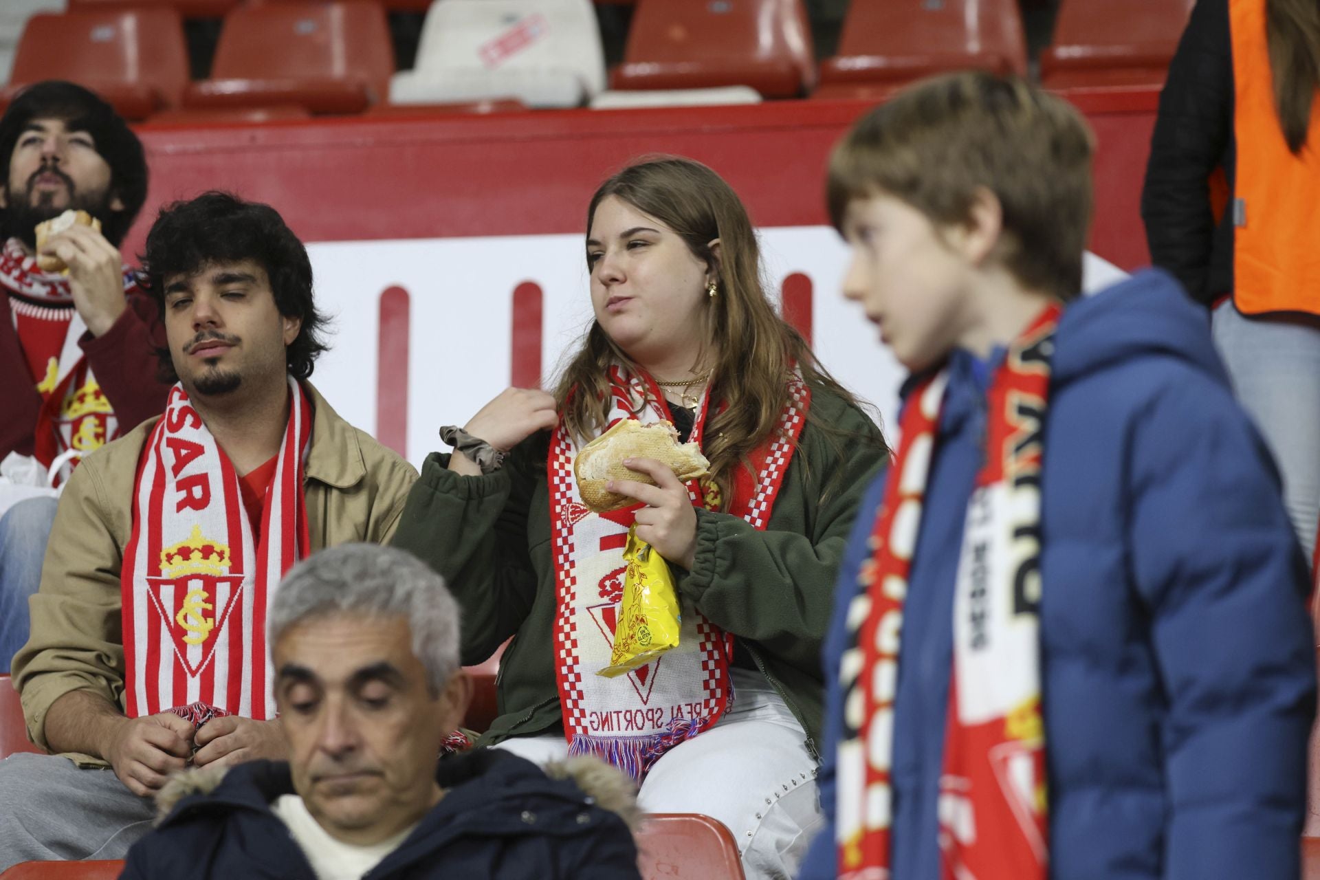 ¿Estuviste en el Sporting de Gijón - Granada? ¡Búscate!