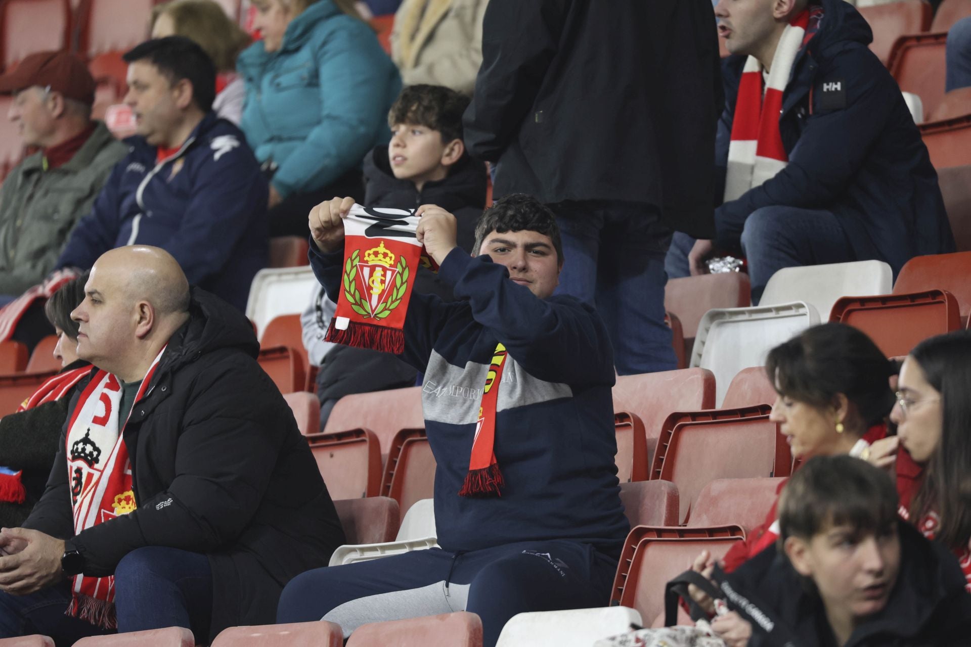 ¿Estuviste en el Sporting de Gijón - Granada? ¡Búscate!