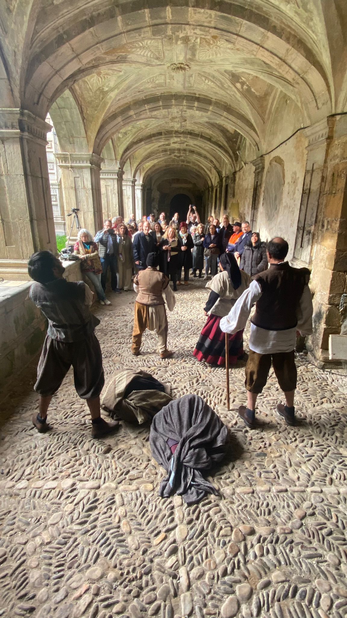 El pergamino fundacional del monasterio de Cornellana regresa a Asturias