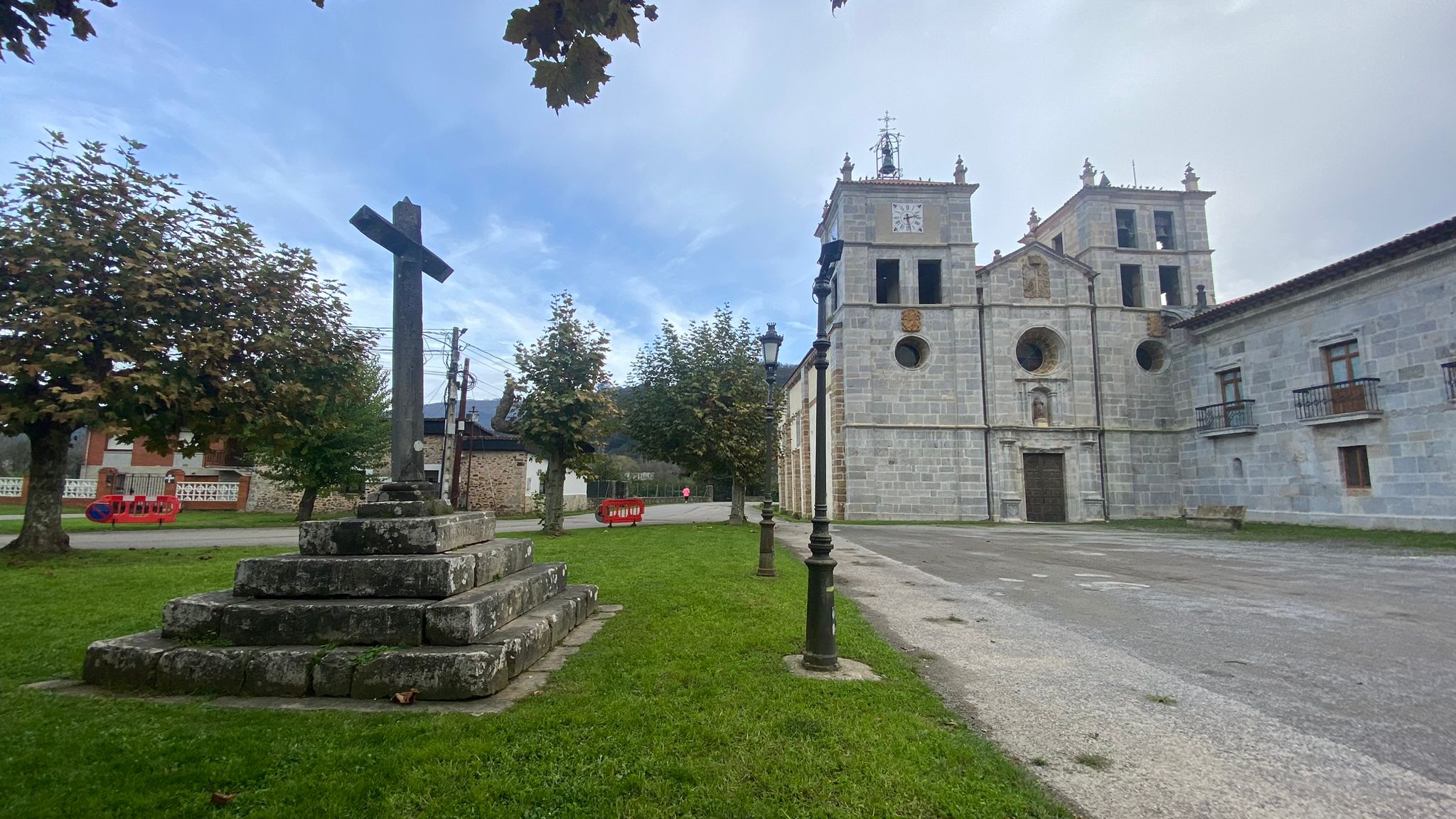 El pergamino fundacional del monasterio de Cornellana regresa a Asturias