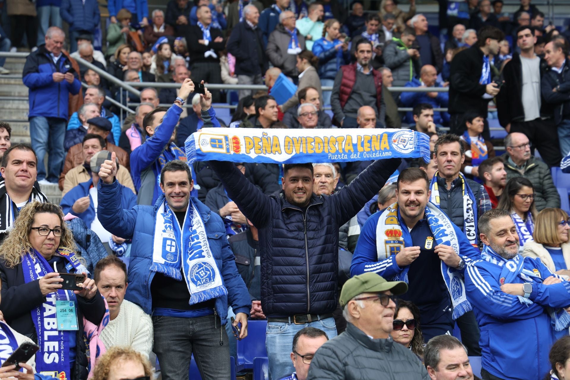 ¿Estuviste en el Real Oviedo - Tenerife? ¡Búscate en las fotos!