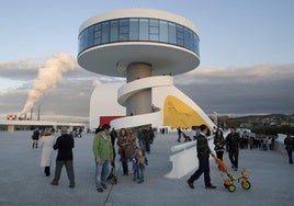 El Patronato de la Fundación Niemeyer se reunió ayer en el centro cultural de Avilés.