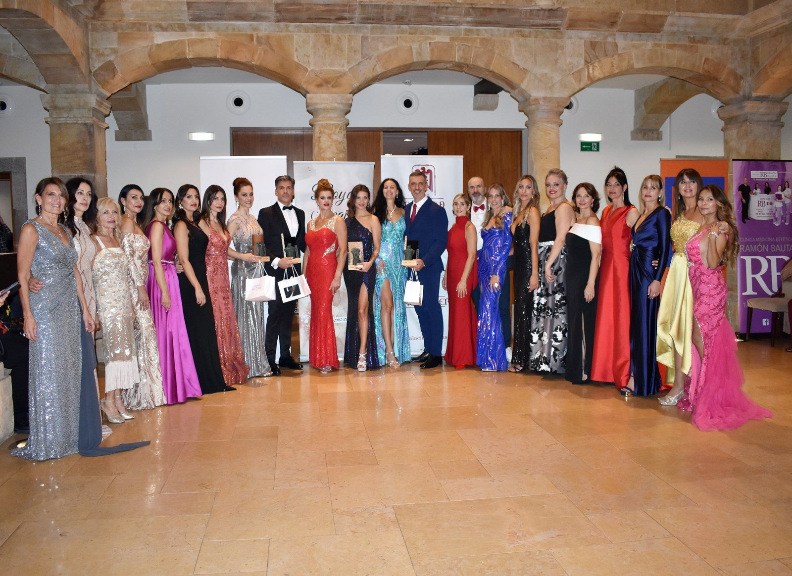 Tineo corona a las mejores bellezas senior de España