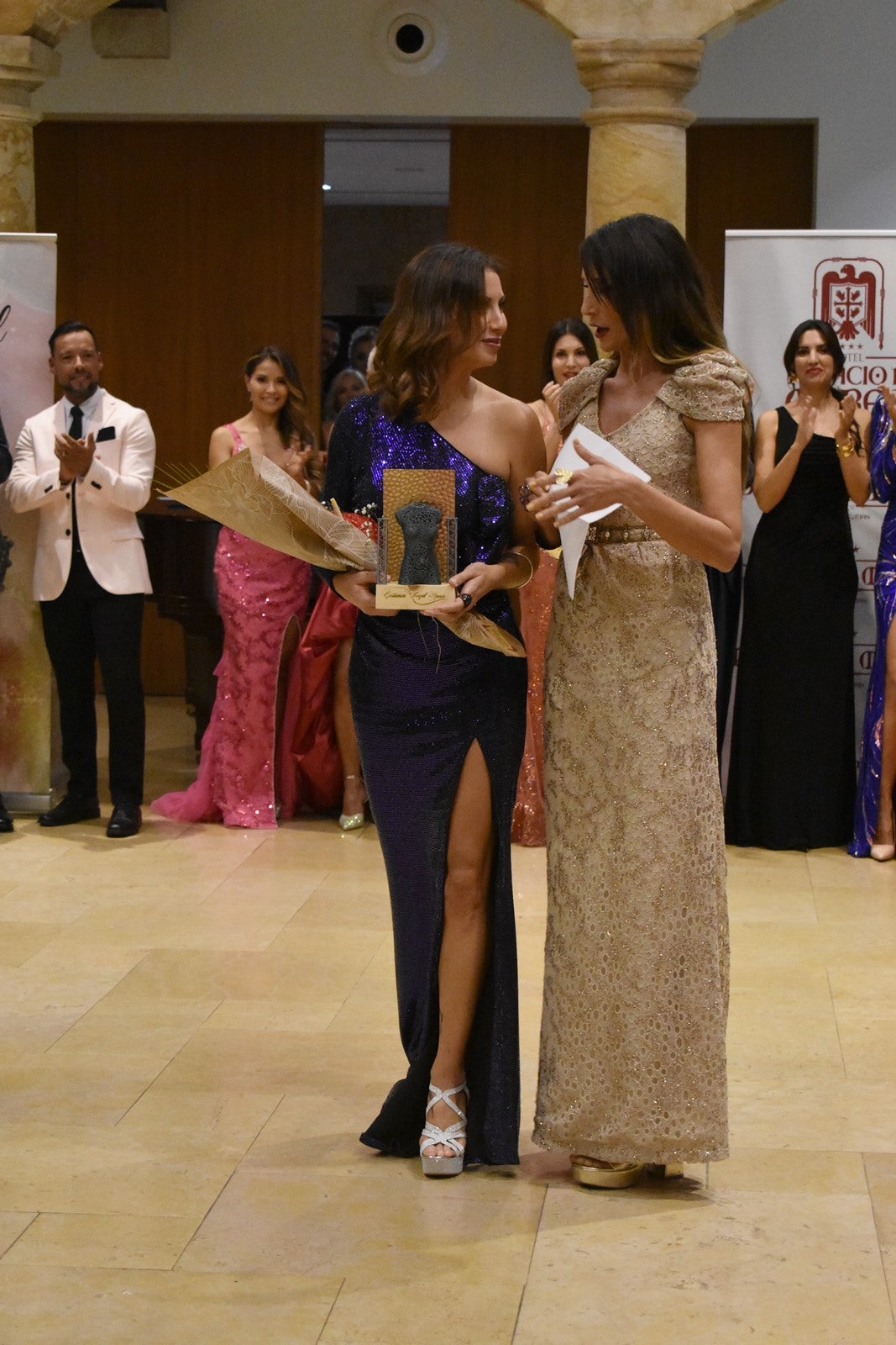 Tineo corona a las mejores bellezas senior de España