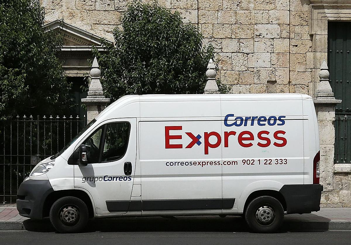 Un furgon de Correos Express.