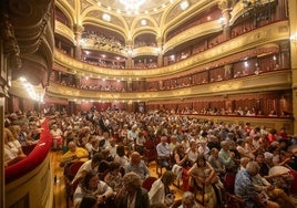 Patio de butacas del Teatro Palacio Valdés.