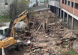 Los primeros derribos de las parcelas de la Ería.