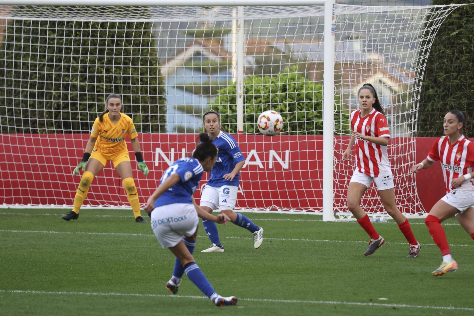 Las mejores imágenes del derbi femenino: Sporting de Gijón 2 - 0 Real Oviedo