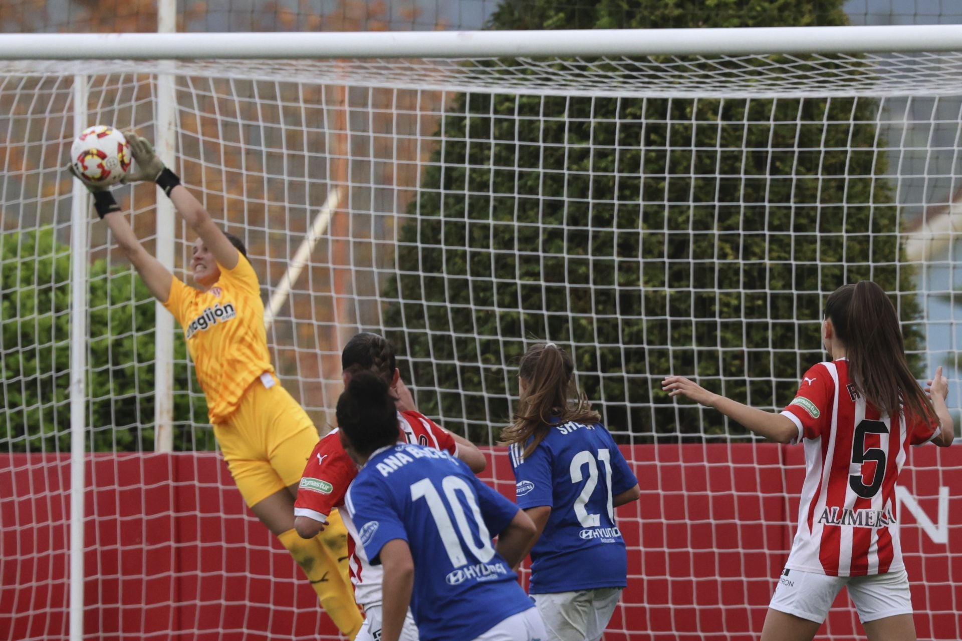 Las mejores imágenes del derbi femenino: Sporting de Gijón 2 - 0 Real Oviedo