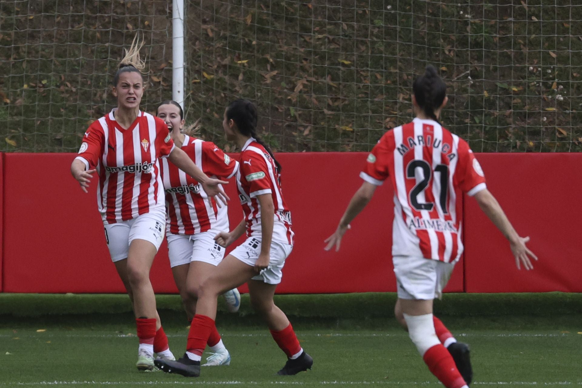 Las mejores imágenes del derbi femenino: Sporting de Gijón 2 - 0 Real Oviedo