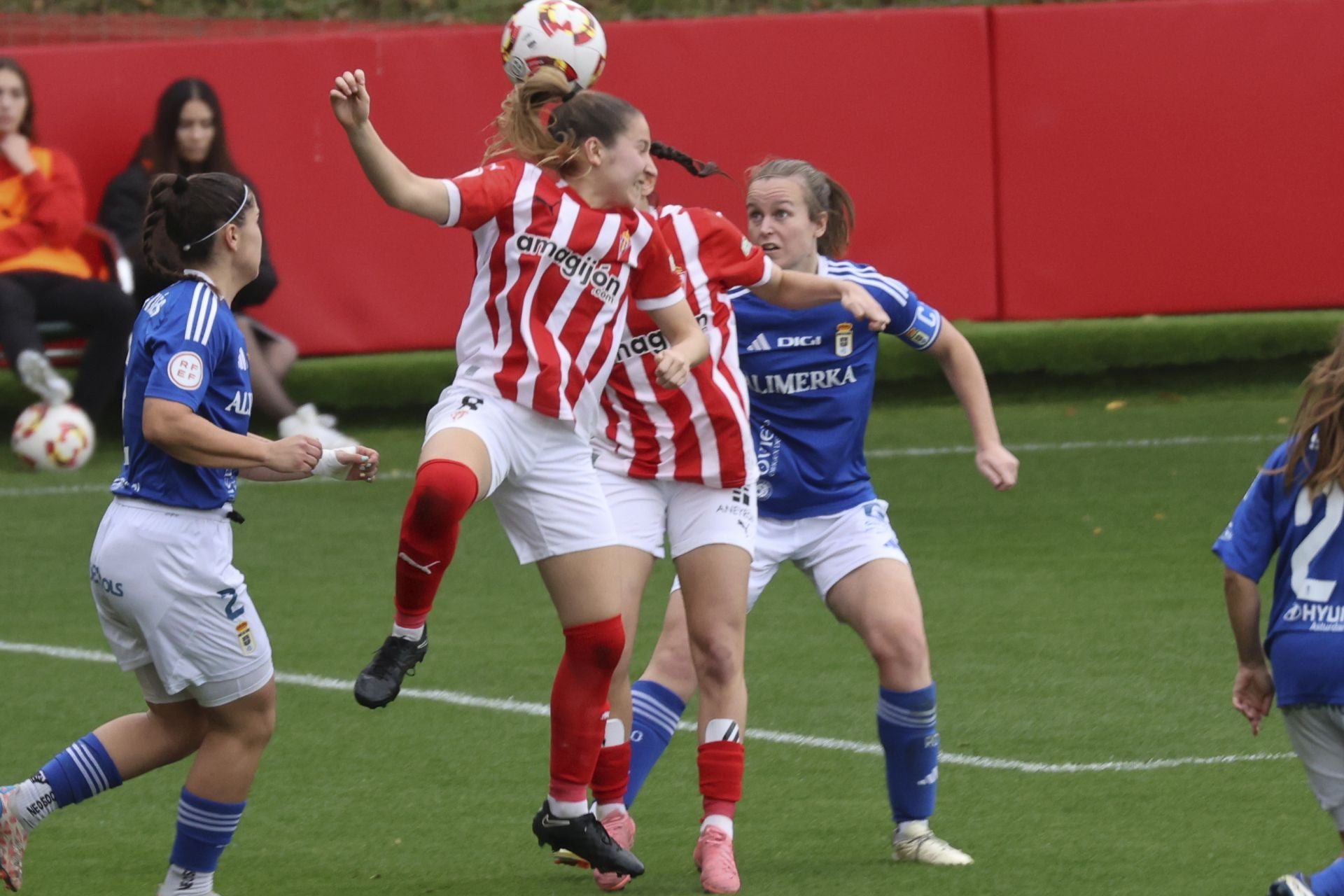 Las mejores imágenes del derbi femenino: Sporting de Gijón 2 - 0 Real Oviedo