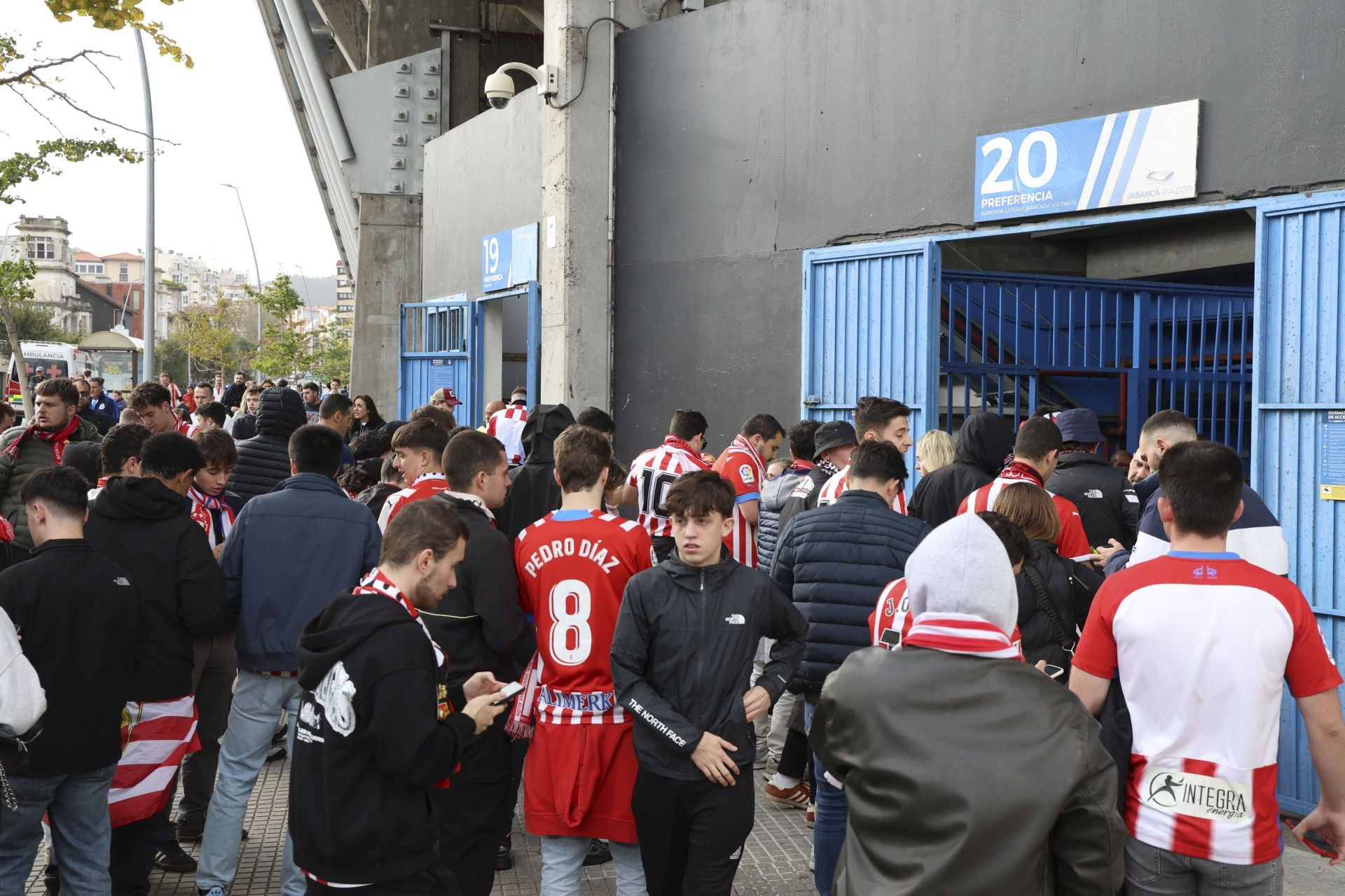 ¿Estuviste en Riazor animando al Sporting? ¡Búscate!