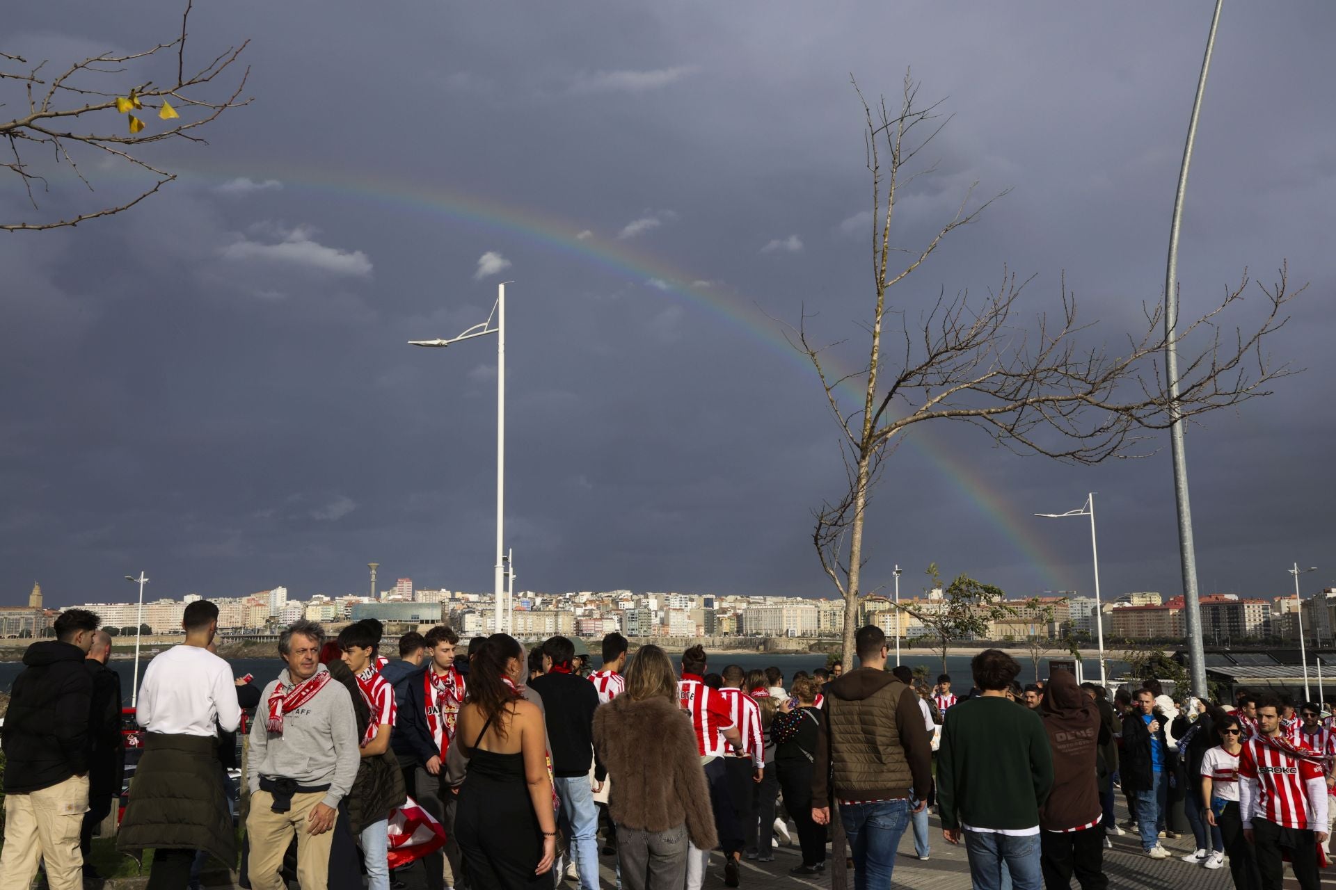 ¿Estuviste en Riazor animando al Sporting? ¡Búscate!