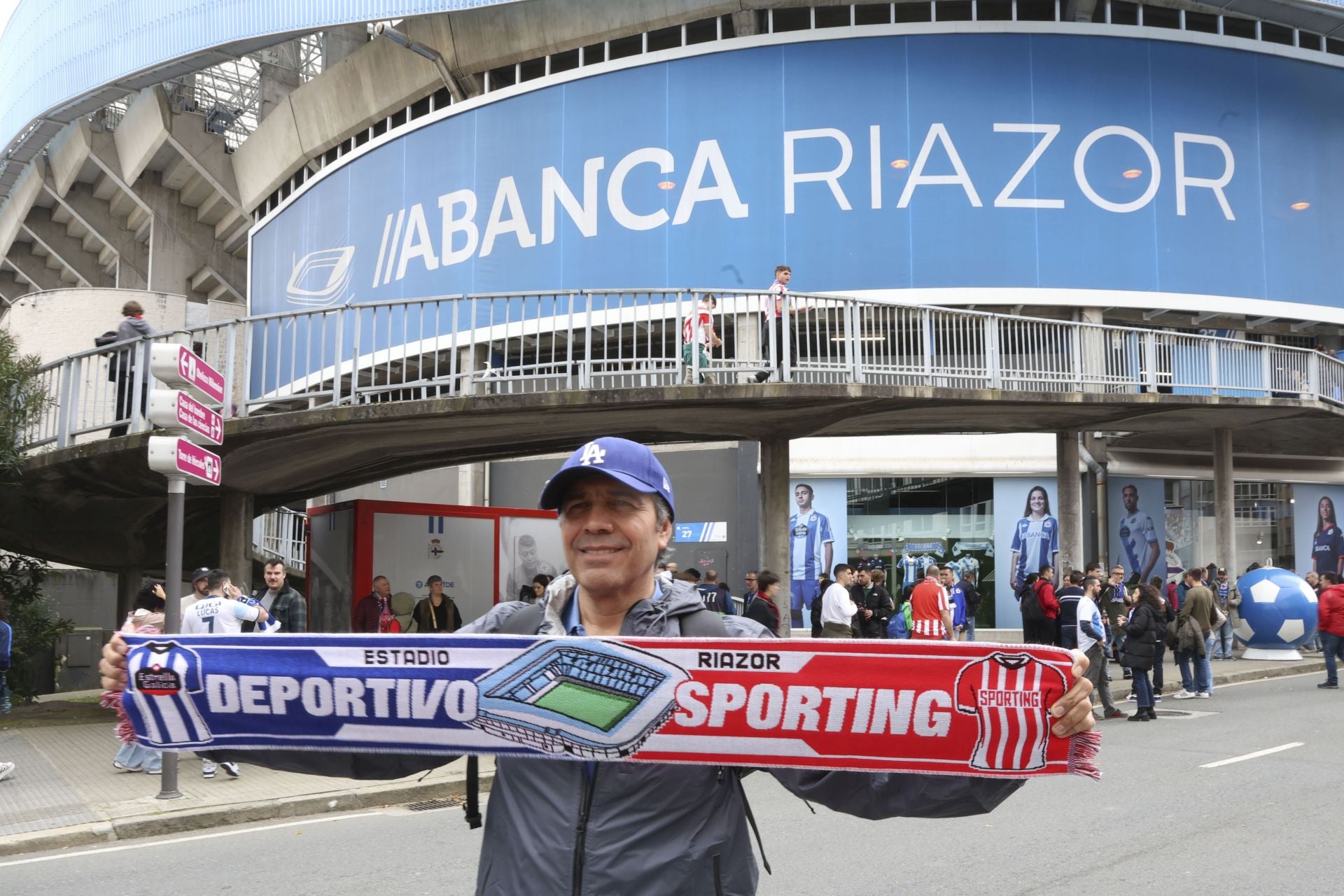 ¿Estuviste en Riazor animando al Sporting? ¡Búscate!