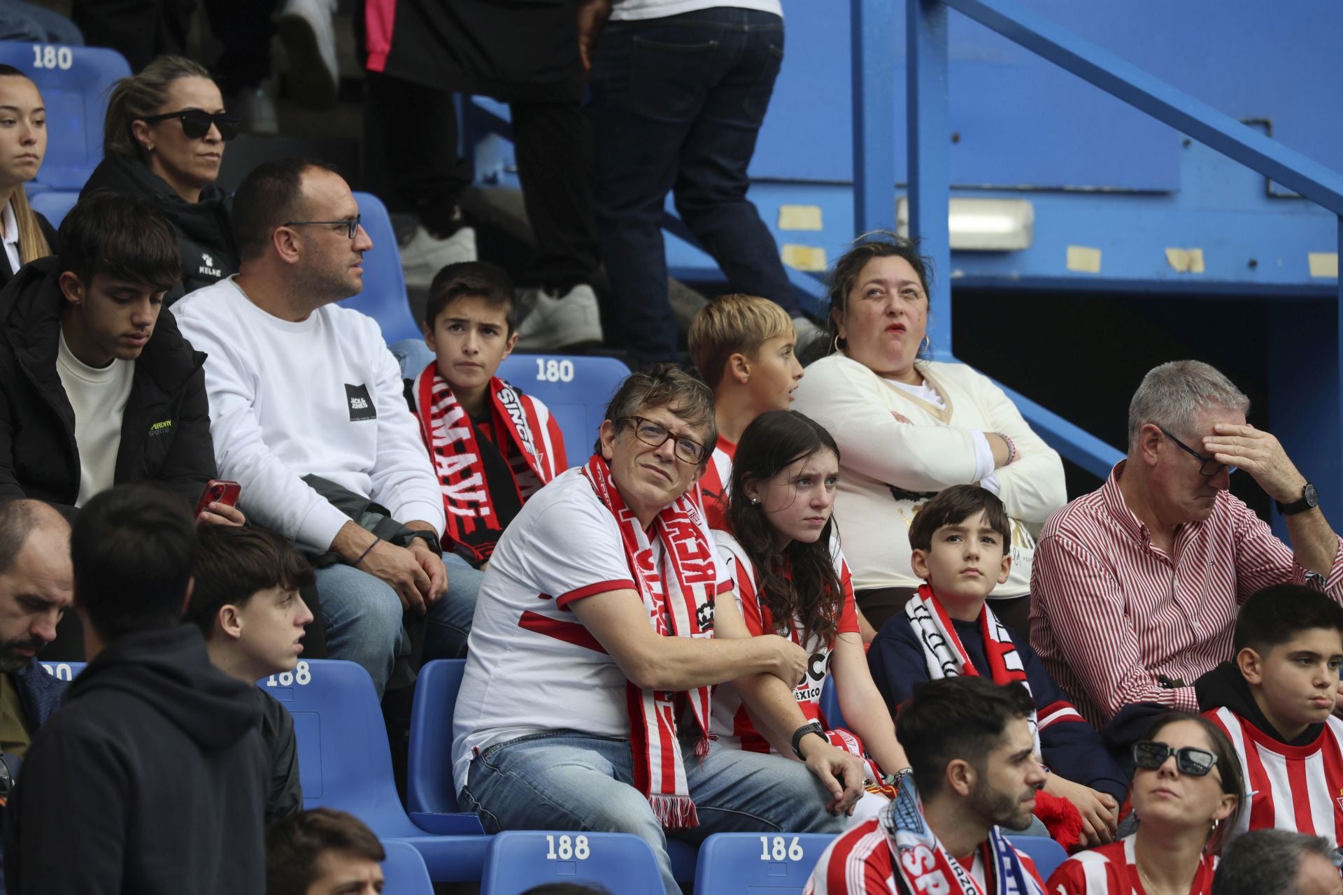 ¿Estuviste en Riazor animando al Sporting? ¡Búscate!