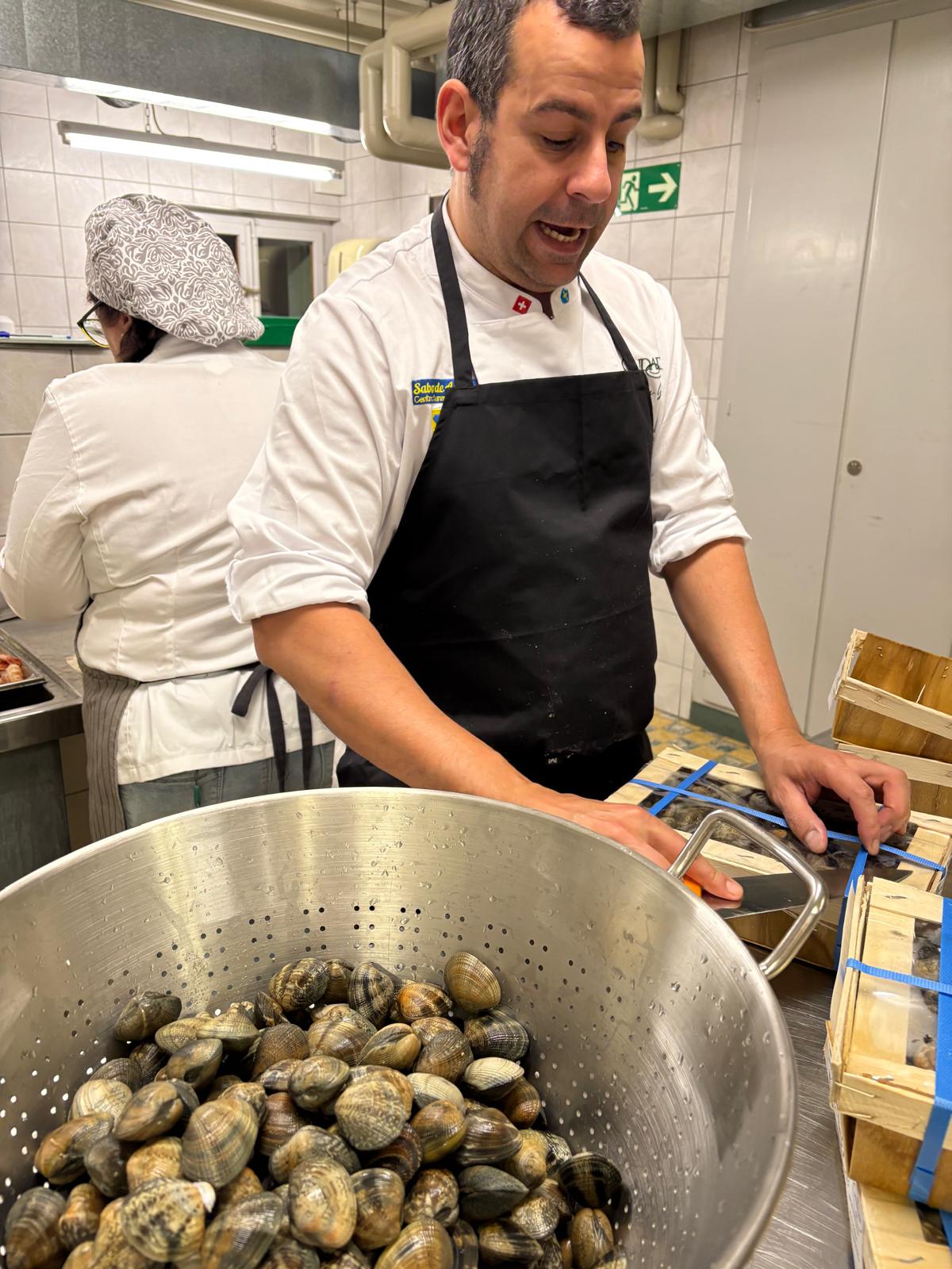 Un restaurante de Gijón prepara un menú asturiano para 200 personas en Suiza