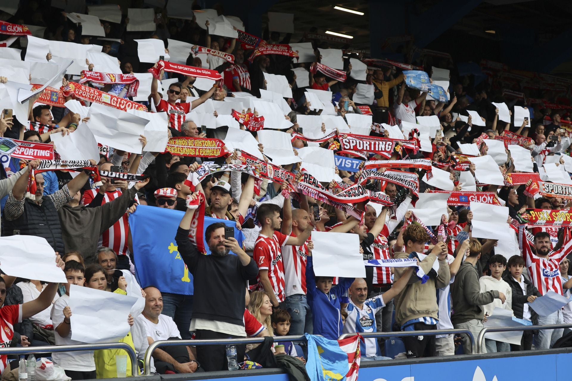 Las mejores imágenes del Deportivo de la Coruña - Sporting de Gijón