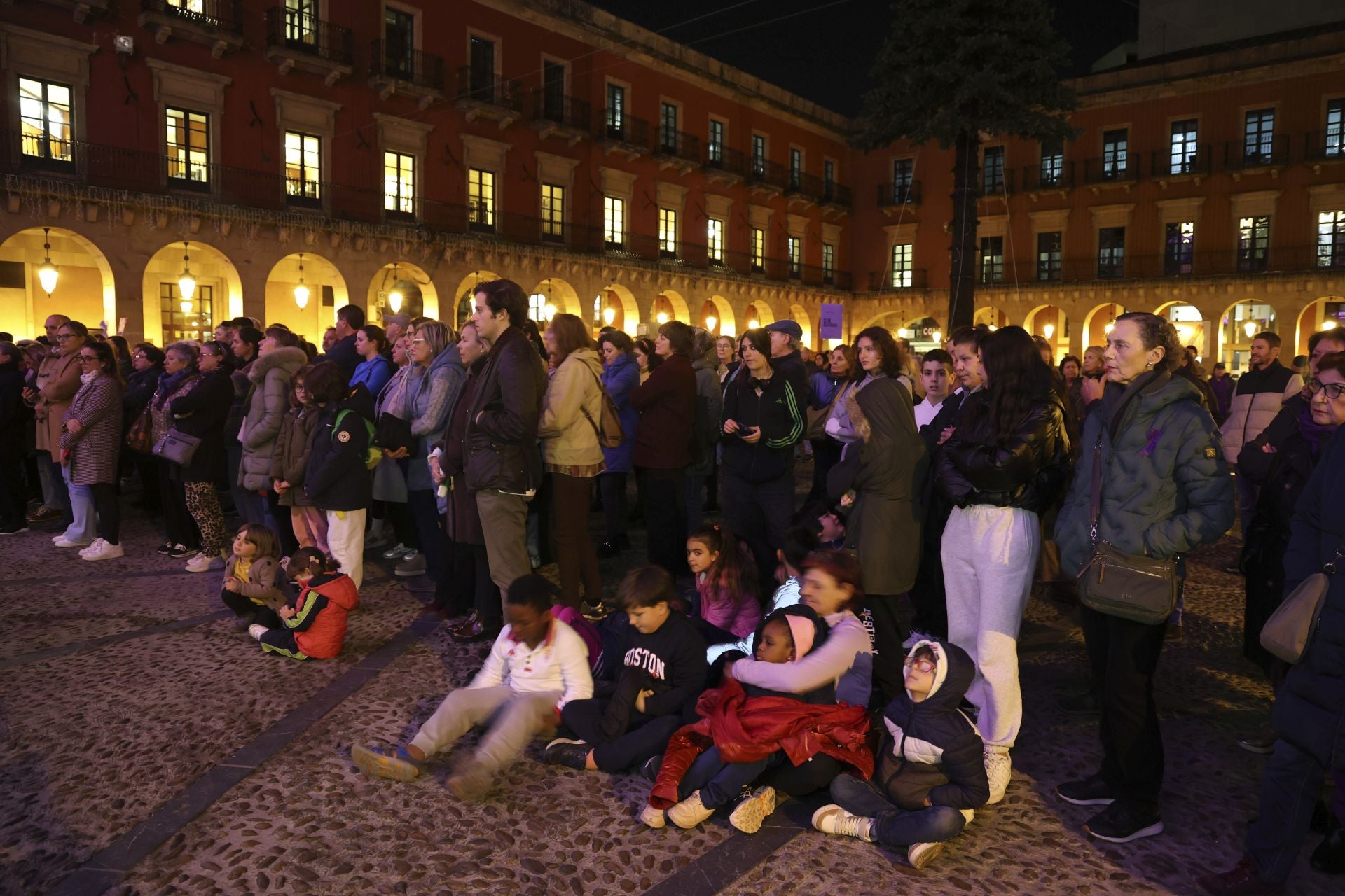 Gijón condena la violencia contra la mujer