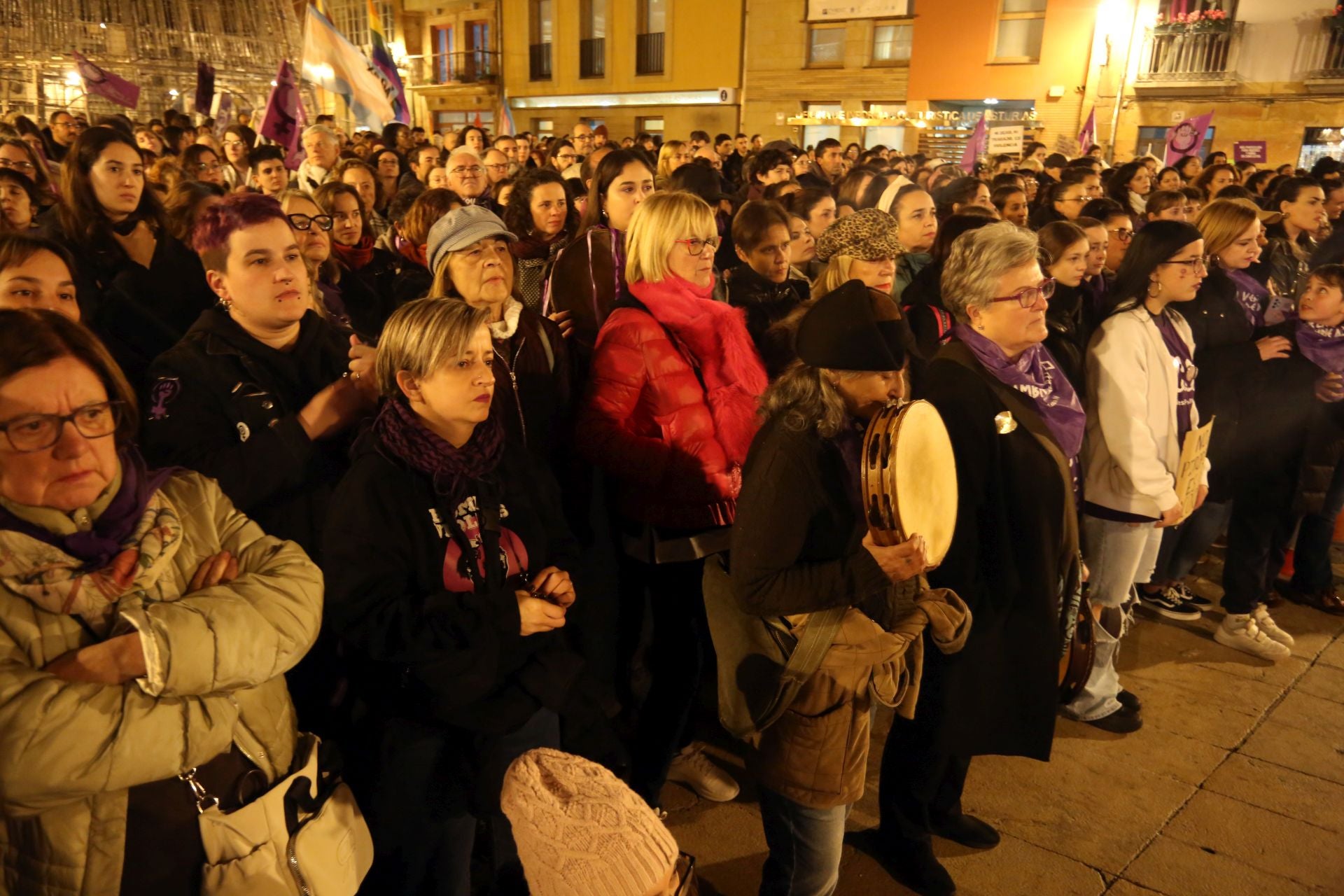 Las calles de Oviedo se llenan por la eliminación de la violencia contra las mujeres
