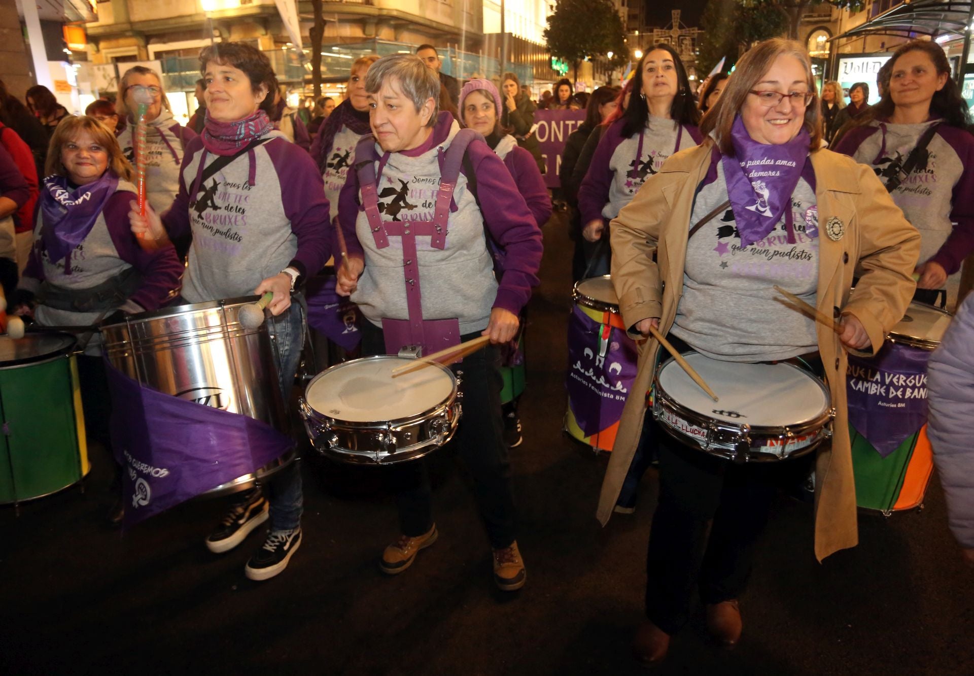Las calles de Oviedo se llenan por la eliminación de la violencia contra las mujeres