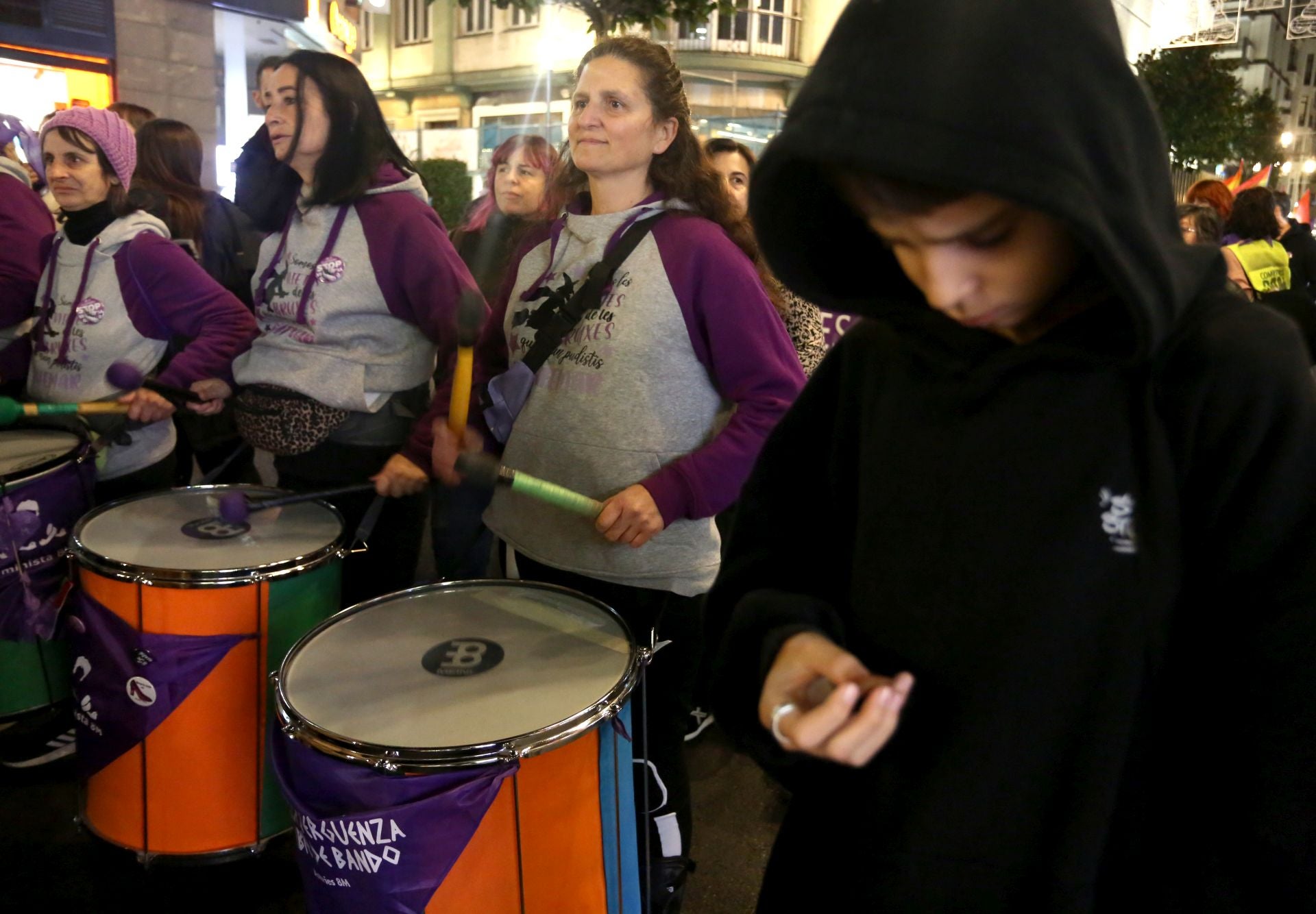 Las calles de Oviedo se llenan por la eliminación de la violencia contra las mujeres