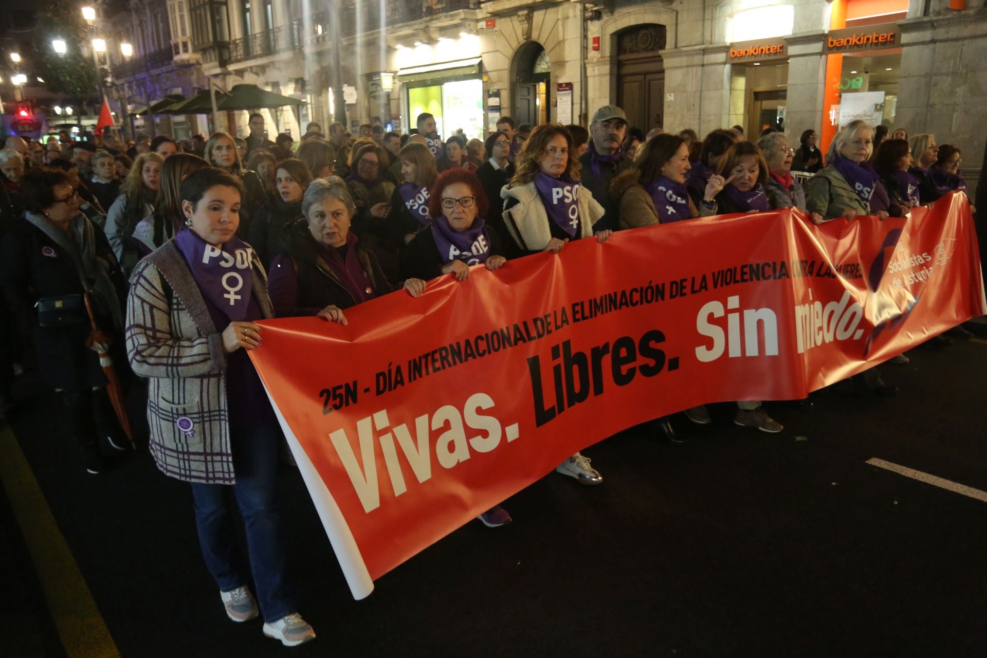 Las calles de Oviedo se llenan por la eliminación de la violencia contra las mujeres