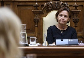 La alcaldesa, Carmen Moriyón, durante debate sobre el estado del municipio.