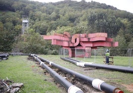 Trabajos para llevar la geotermia desde el pozo Fondón a Langreo Centro.