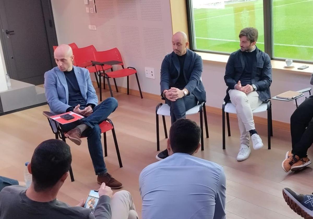 David Guerra, Óscar Garro y Gerardo García, durante el encuentro con periodistas.