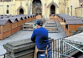 La plaza de la Catedral, sede del Mercado de Navidad de Oviedo.