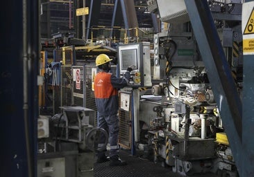 Más de 4.000 empleos y más del 1,6% del PIB de Asturias, en el aire por la crisis de Arcelor