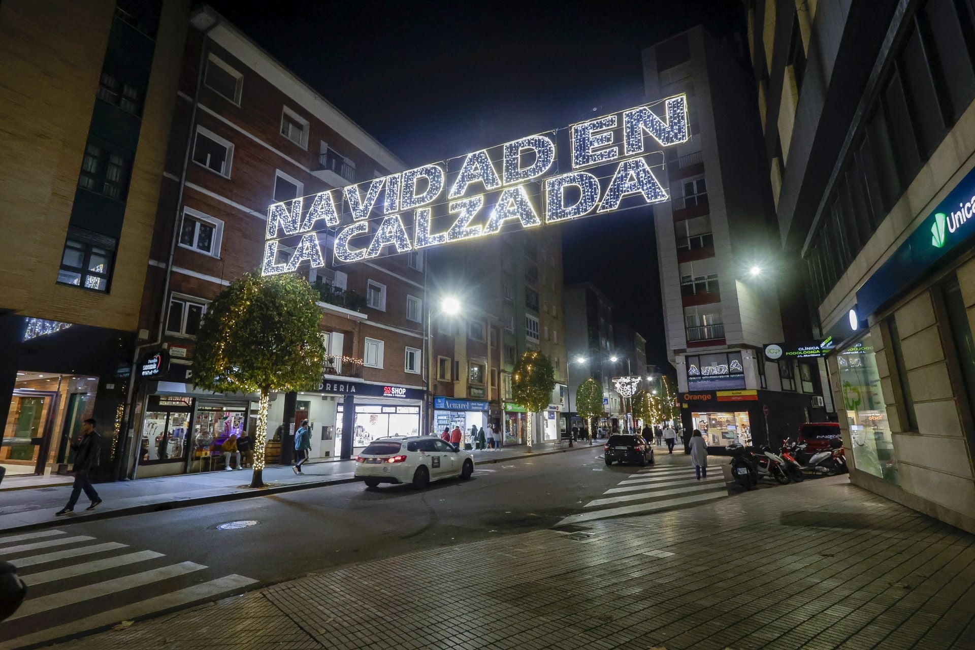 Gijón recibe la Navidad más luminosa