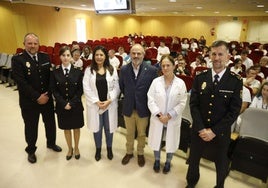 Gerardo Mallada, Covadonga García, Isabel González, Rodrigo Escribano, María Luisa Sánchez y Miguel Ángel Gil, en el salón de actos del Hospital Universitario de Cabueñes de Gijón.